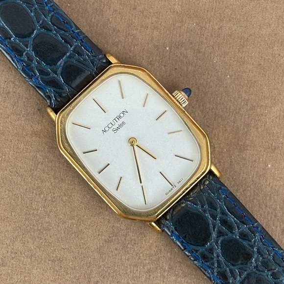 VINTAGE Bulova ACCUTRON Swiss Quartz Tank Watch - Picture 3 of 7